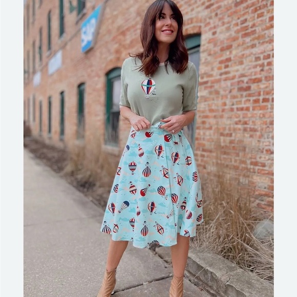 Royal Monk Feels Like Soaring Wrap Skirt in Blue Hot Air Ballon Size Small - Picture 2 of 10